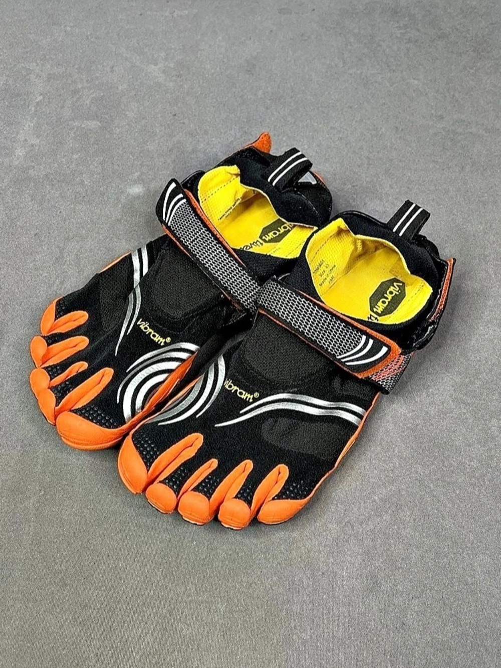 Vibram FiveFingers KSO Athletic Shoes in Black & Orange EU 43